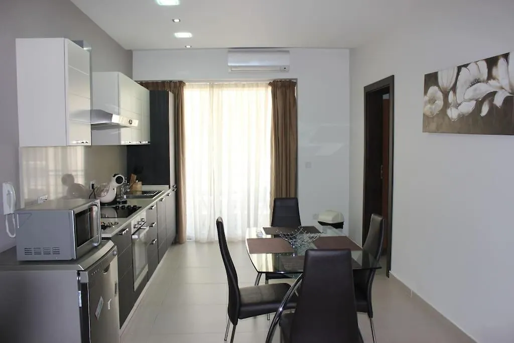 Apartamento Sunny 2 Bedroom, 2 Bathrooms, Seaside Apt. Sliema