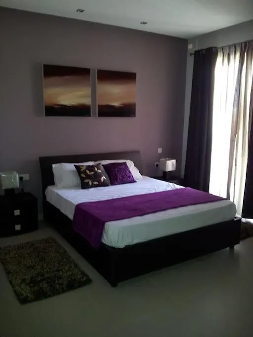 Sunny 2 Bedroom, 2 Bathrooms, Seaside Apt. Sliema Malta