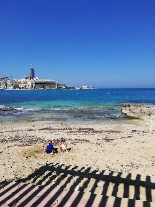 Sunny 2 Bedroom, 2 Bathrooms, Seaside Apt. Sliema 0*,  Malta
