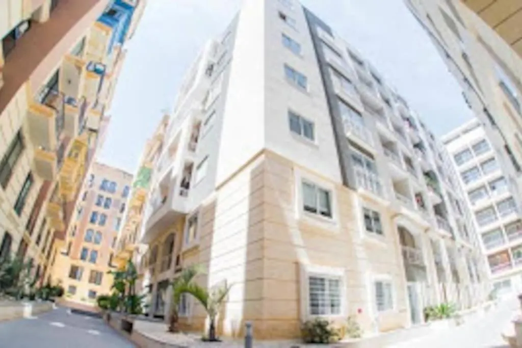 Apartamento Sunny 2 Bedroom, 2 Bathrooms, Seaside Apt. Sliema Malta
