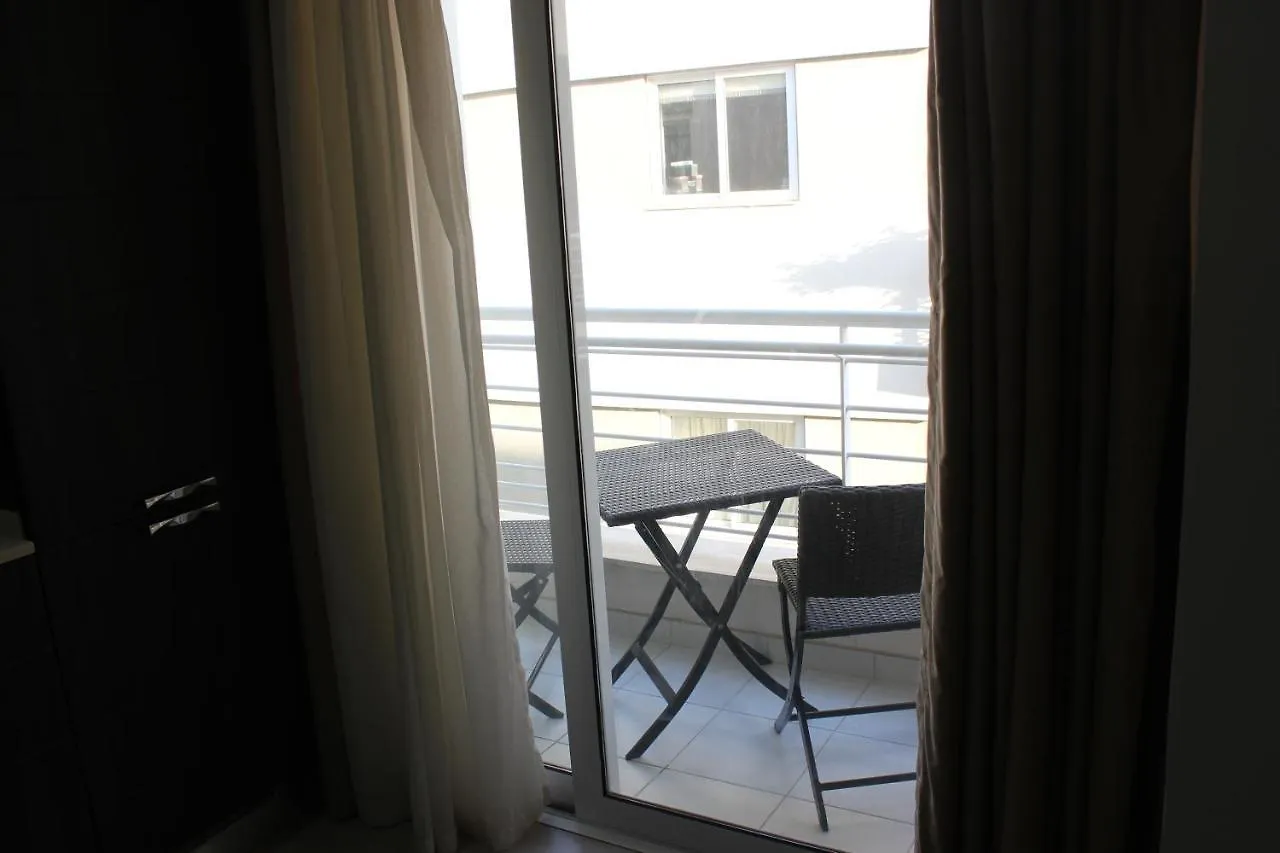 Sunny 2 Bedroom, 2 Bathrooms, Seaside Apt. Sliema 0*,  Malta
